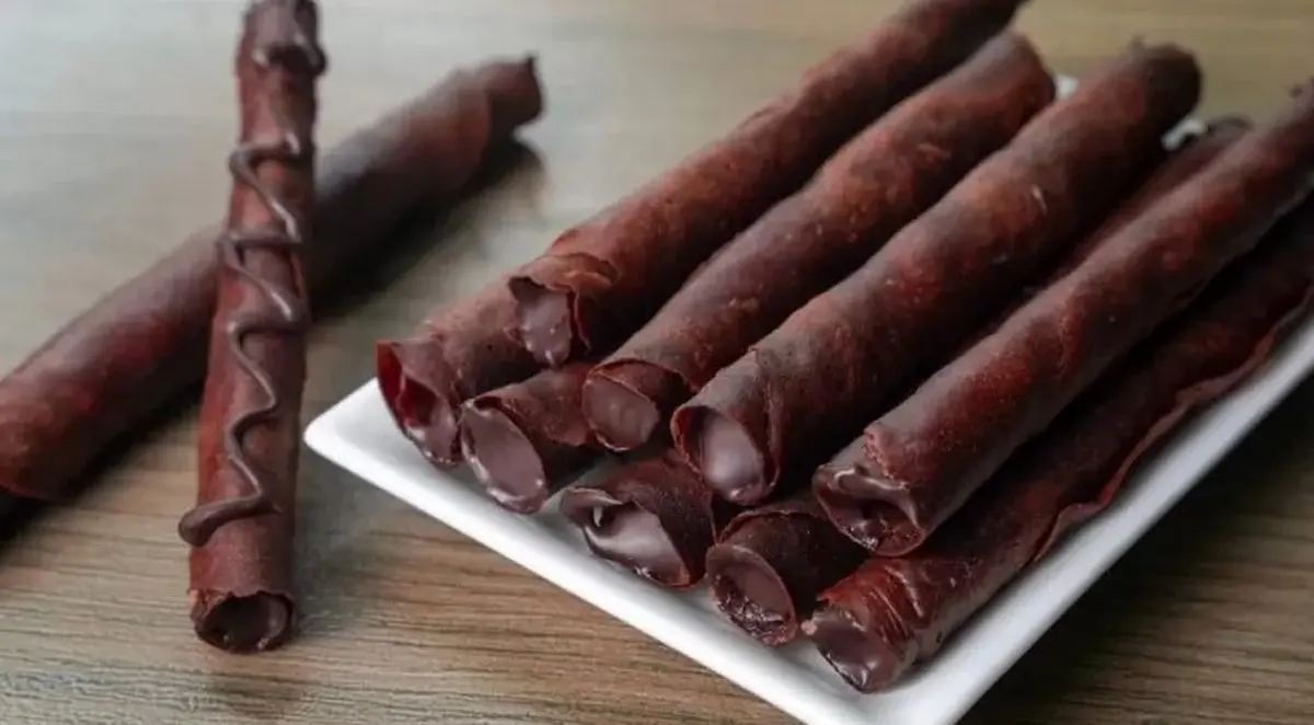 طرز تهیه ویفر لوله ای شیرینی راحت و سه سوته + ویدئو