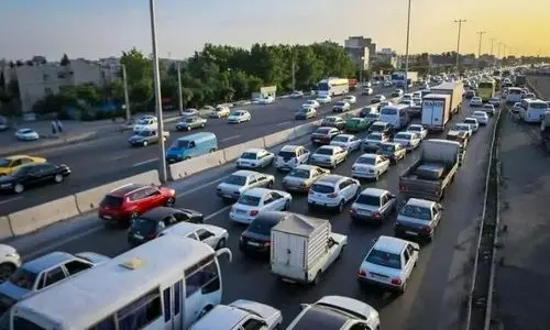 گرفتار شدن مسافران شمال در ترافیک شدید | ترافیک شدید و بارش باران در این جاده ها