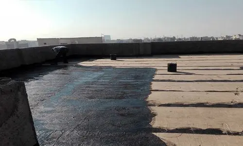 قیرگونی حرفه‌ای در تهران با عایق نوین: بهترین انتخاب برای ایمن‌سازی ساختمان شما