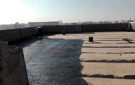 قیرگونی حرفه‌ای در تهران با عایق نوین: بهترین انتخاب برای ایمن‌سازی ساختمان شما