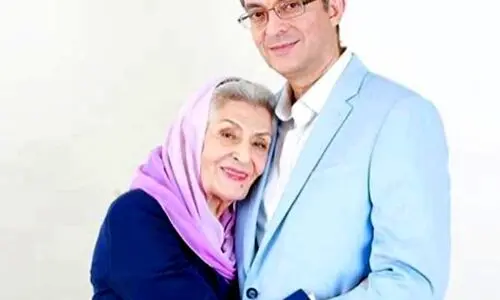 تصویر غم انگیز از پسر ژاله علو در مراسم تشییع مادرش + عکس
