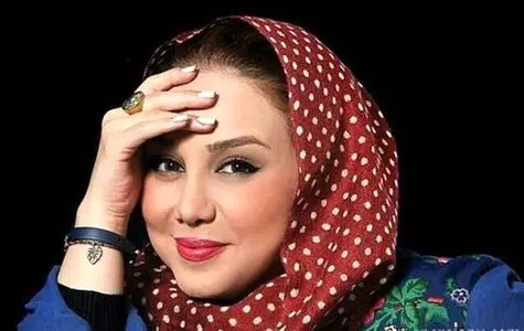 لباس مجلسی سنگدوزی شده بهنوش بختیاری بین المللی شد | فخر فروشی خانم بازیگر جنجال به پا کرد + عکس