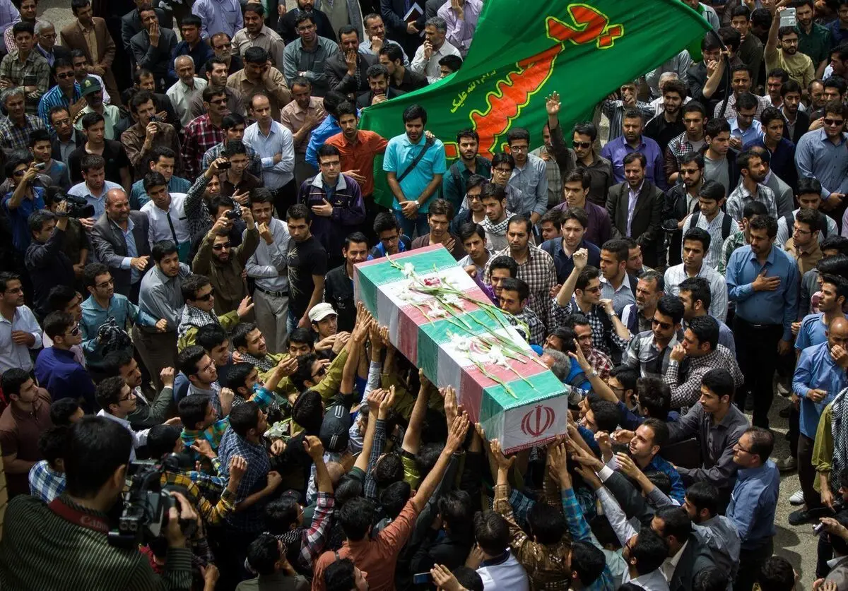 عکس پربازدید خبرنگار CNN از مراسم تشییع شهدا  
