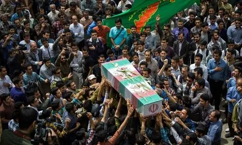 عکس پربازدید خبرنگار CNN از مراسم تشییع شهدا  