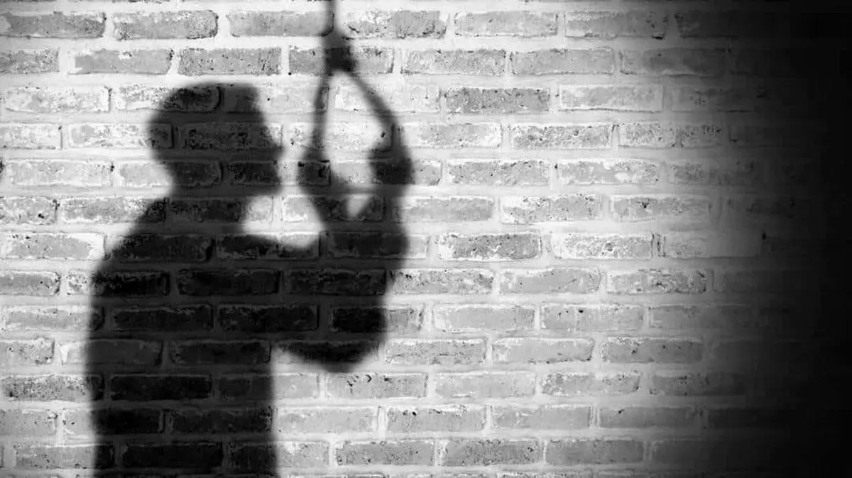 اقدام به خودکشی مرد جوان در ساختمان | علت دردناک این کار چه بود؟