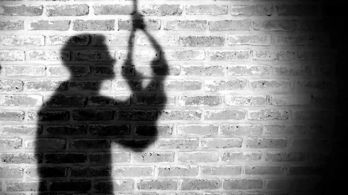 اقدام به خودکشی مرد جوان در ساختمان | علت دردناک این کار چه بود؟