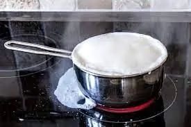 نکات خانه داری | چیکار کنیم غذا سر نره؟ ۴ ترفند کاربردی برای جلوگیری از سر رفتن غذا