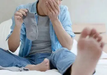 راهکار عالی: از بین بردن بوی بد کفش و پا با چند روش فوری و کاربردیز