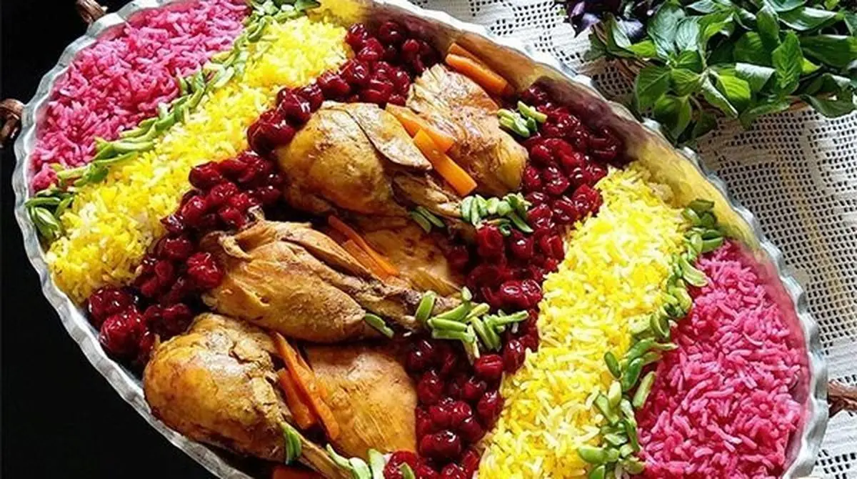 طرز تهیه آلبالو پلو با مرغ مجلسی | تا فصلش هست درست کنید !