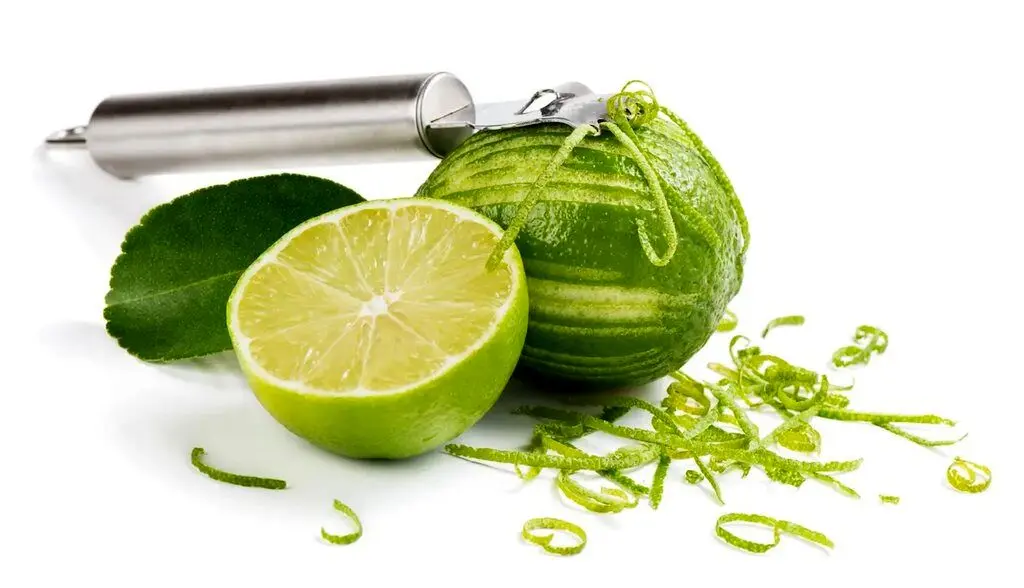 4 ترفند عالی خانه‌داری با استفاده از لیمو ترش | کاربردهای مفید لیموترش در تمیزکاری
