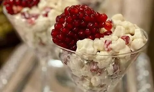 طرز تهیه سالاد جذاب زمستانی |  با سالاد انار و گل کلم میز دورهمی را بچینید