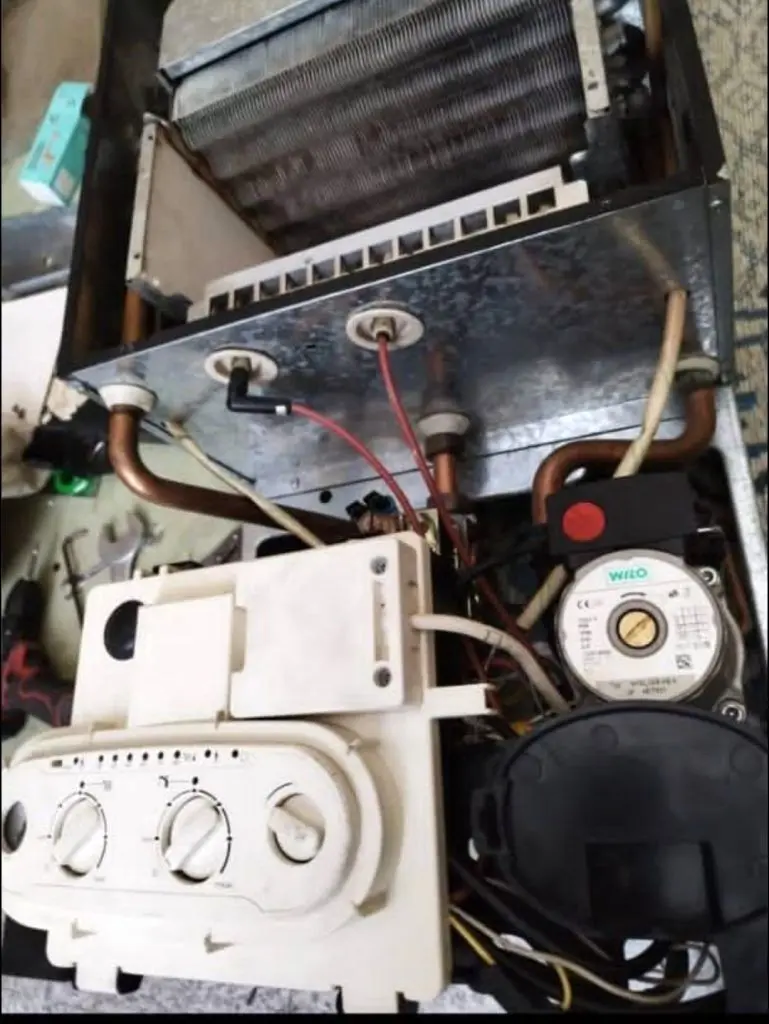 چه زمانی نیاز به تعویض مبدل حرارتی داریم؟ (راهنمای تشخیص)