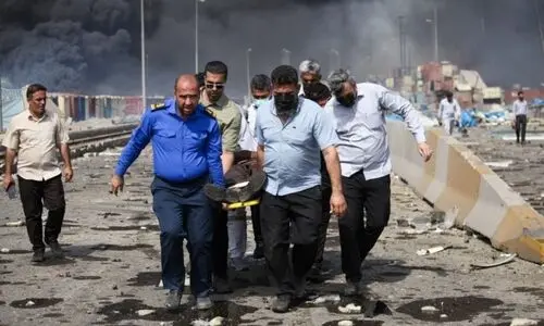لحظه تلخ پیدا شدن پیکر یکی از فوتی‌های انفجار بندرعباس | همکارانش  شناسایی کردند