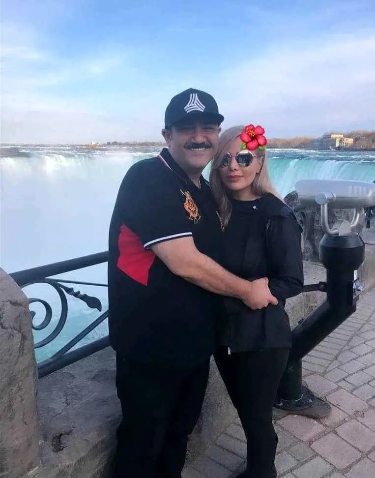  مهران غفوریان برای همیشه از ایران رفت | پوشش جنجالی آقا مهران و همسرش تو آمریکا فضای مجازی رو ترکوند + عکس