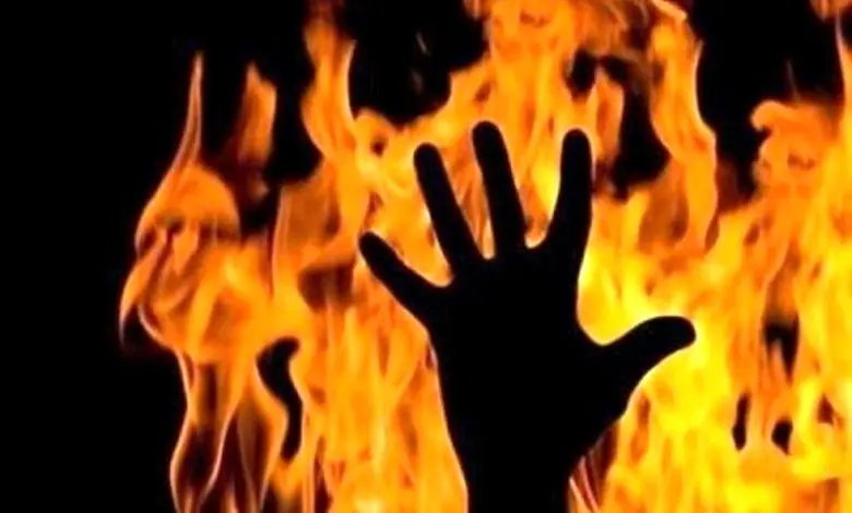 مرد عصبانی زن و مادرزنش را به آتش کشید |  اقدام جنون‌آمیز مرد 57 ساله در لارستان !