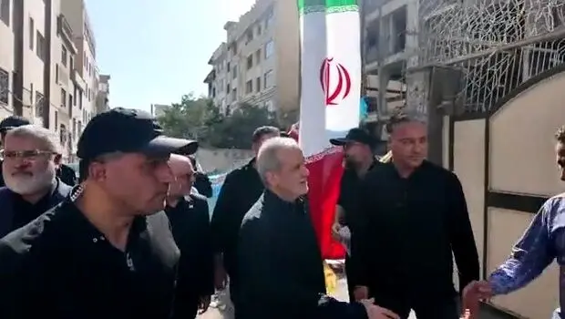 حضور پزشکیان در مناطق مسکونی تخریب شده در حمله اسرائیل