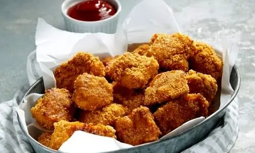 طرز تهیه ناگت مرغ خانگی مرحله به مرحله | این ناگت را حتما برای بچه ها درست کنید + فیلم
