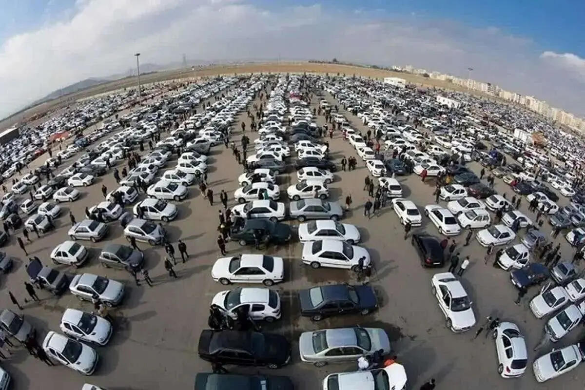 قیمت امروز خودرو ۱۵ آذر ۱۴۰۳ | پژو ۲۰۷ در کانال ۷۰۰ میلیون تومان جا خوش کرد