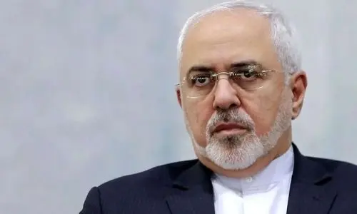 ظریف با کلاه متفاوت در مراسم تشییع پیکر شهدای حمله اسرائیل به ایران + عکس