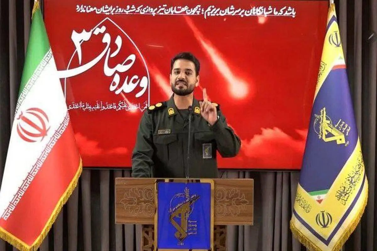 دیشب؛ شلیک ۳۰ موشک ایرانی به سمت اراضی اشغالی تنها طی ۲۰ دقیقه | عکسی از آسمان سرزمینهای اشغالی پر از موشک های ایرانی