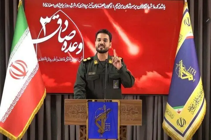 دیشب؛ شلیک ۳۰ موشک ایرانی به سمت اراضی اشغالی تنها طی ۲۰ دقیقه | عکسی از آسمان سرزمین‌های اشغالی پر از موشک های ایرانی