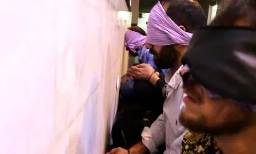 فیلمی از لحظه دستگیری داعشی های انتحاری در تهران | با تماس یک شهروند با 110 همگی لو رفتند |  کودک ۸ سالۀ قمی، قهرمان کشف توطئه تروریستی