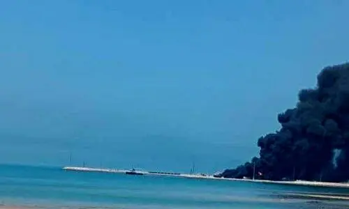 انفجار و آتش سوزی مهیب در بندر بوشهر + فیلم