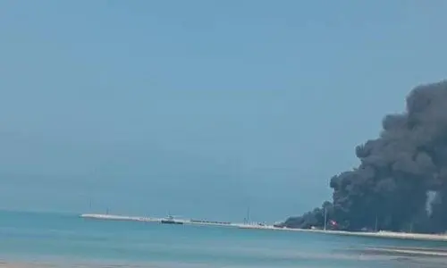 انفجار و آتش سوزی مهیب در بندر بوشهر + فیلم