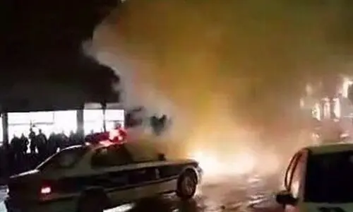 پرتاب نارنجک به سمت خودروی پلیس | پرتاب گنندگان دستگیر شدند 