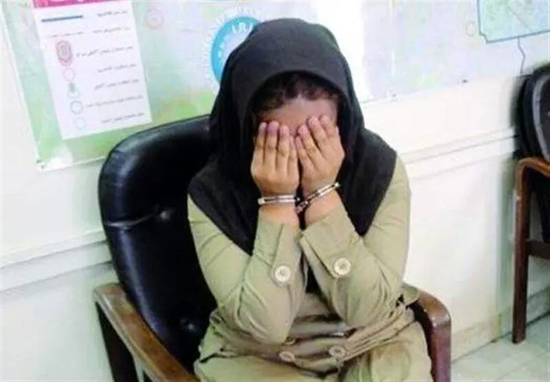 دختر جوان ارثیه مادرش را بالا کشید 