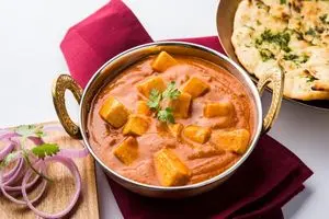 طرز تهیه شاهی پنیر | غذای هندی محبوب گیاهخواران