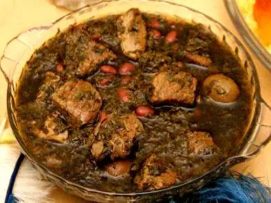 طرز تهیه قرمه سبزی با مرغ | غذای ساده برای شام