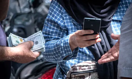 قیمت دلار و یورو در بازار آزاد امروز پنجشنبه ۲ مردادماه ۱۴۰۴ | دلار یک کانال سقوط کرد