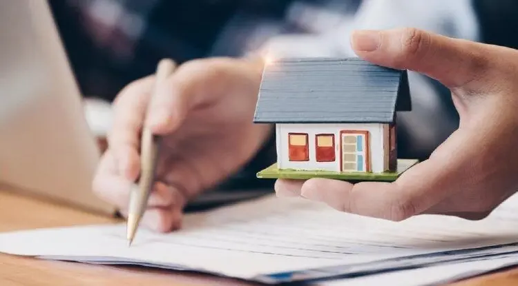 درآستانه روز پدر؛ آغاز اهدای مسکن رایگان به مستاجران | به این خانواده‌ها مسکن رایگان داده می‌شود + شرایط