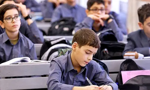 زمان آغاز سال تحصیلی از شهریور ماه شد