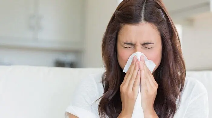 با این ترفند فوری از شر آبریزش بینی خلاص شو | راهکارهای فوری از بین بردن آبریزش بینی