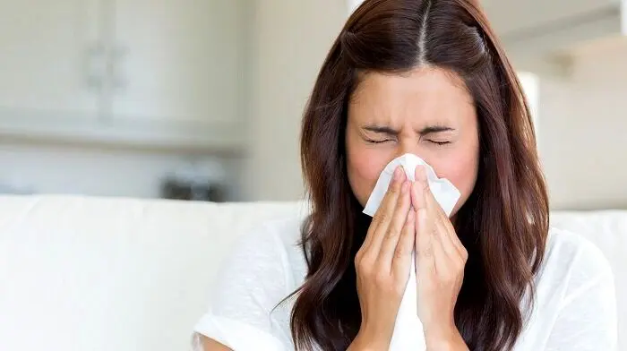 با این ترفند فوری از شر آبریزش بینی خلاص شو | راهکارهای فوری از بین بردن آبریزش بینی