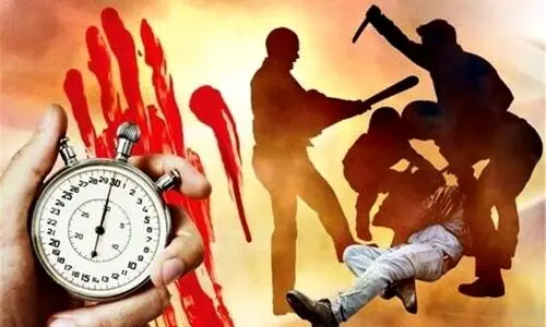 ​درگیری هولناک راننده کوییک با ۲ عابر پیاده | برای دفاع از جان خودم و نامزدم چاقو زدم