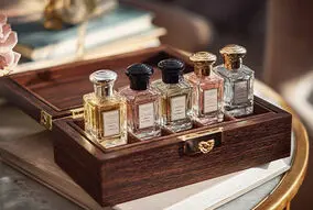 عطر شرکتی بیشتر میمونه یا این عطرهای گرمی؟