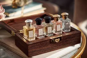 عطر شرکتی بیشتر میمونه یا این عطرهای گرمی؟