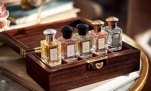 عطر شرکتی بیشتر میمونه یا این عطرهای گرمی؟