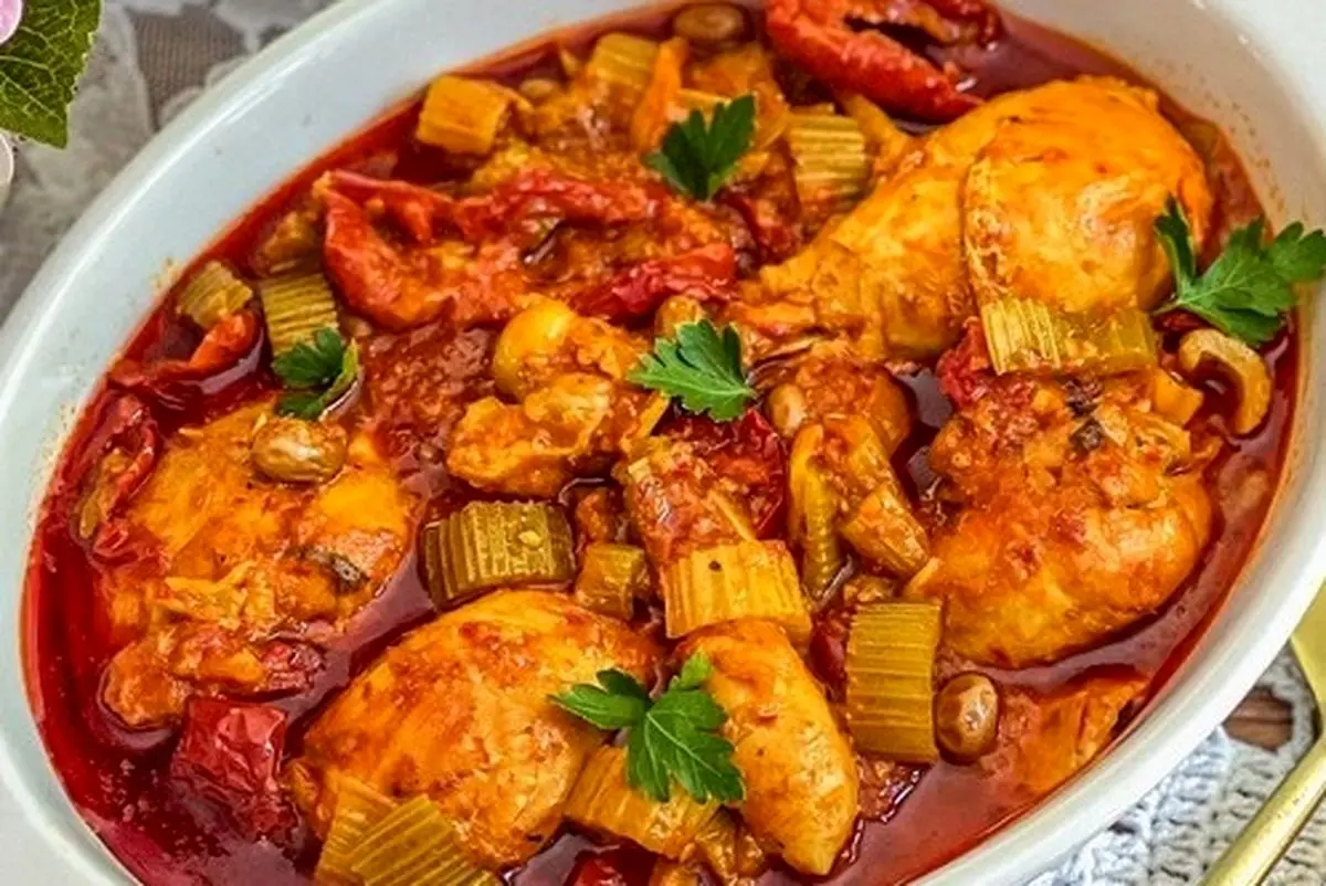 طرز تهیه خورش مرغ و کرفس | یک خورش خوشمزه و مقوی