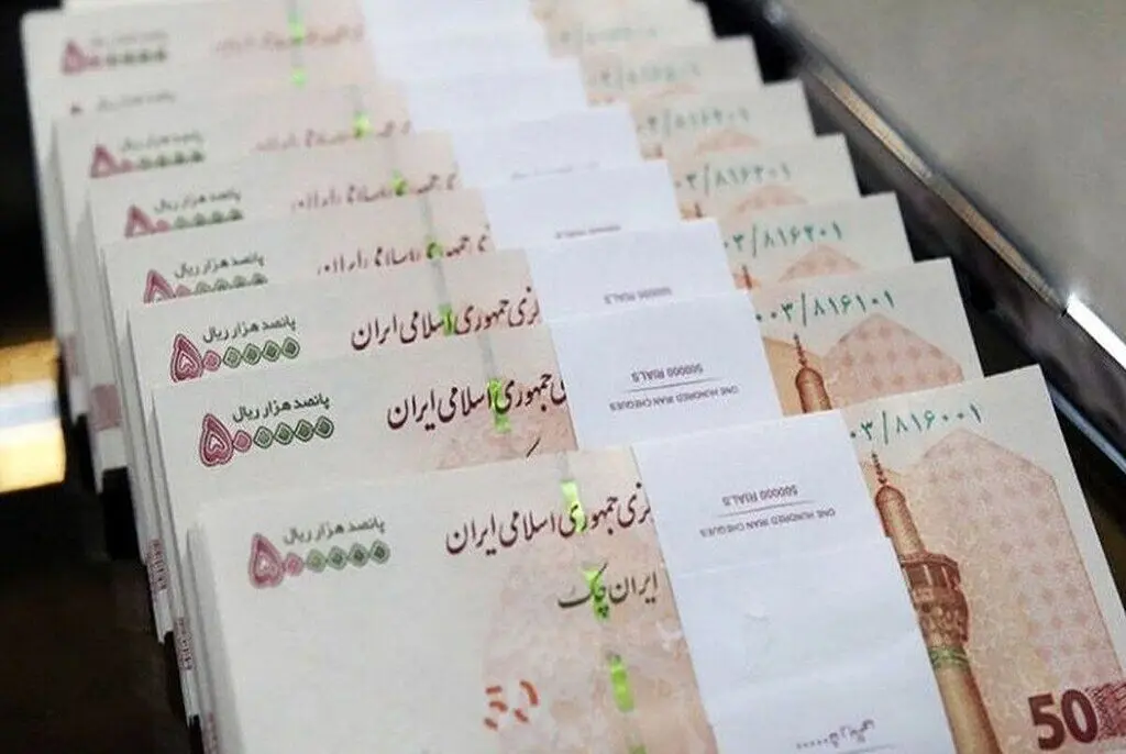 واقعیت افزایش حقوق کارمندان | افزایش حقوق بازنشستگان به سود کیست؟