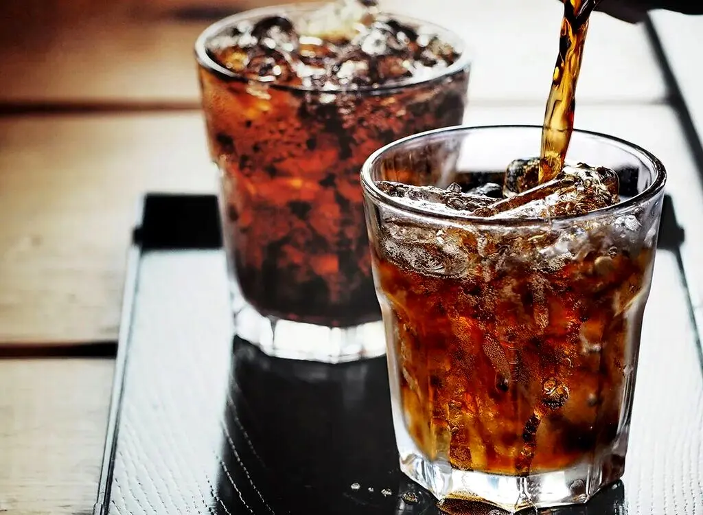 کدام یک برای بدن خطرناک تره ، نوشابه یا شکلات ؟