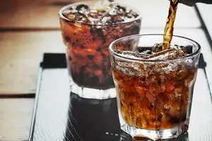 کدام یک برای بدن خطرناک تره ، نوشابه یا شکلات ؟