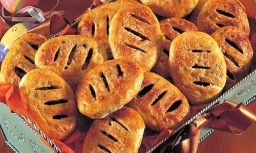 طرز تهیه کلوچه کشمشی انگلیسی | دستور تهیه کیک اکلز را از دست ندهید