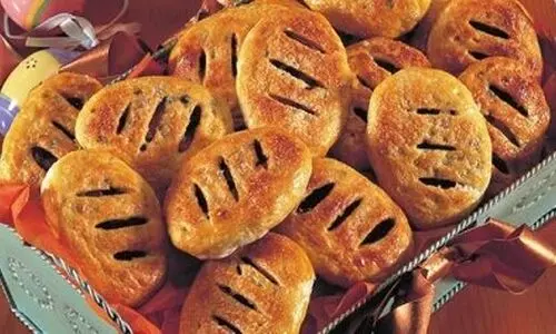 طرز تهیه کلوچه کشمشی انگلیسی | دستور تهیه کیک اکلز را از دست ندهید