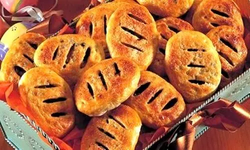 طرز تهیه کلوچه کشمشی انگلیسی | دستور تهیه کیک اکلز را از دست ندهید