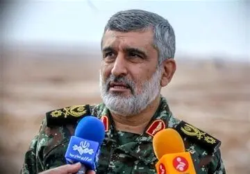 چه کسی بر پیکر سرداران شهید حاجی زاده و باقری نماز خواند؟+عکس