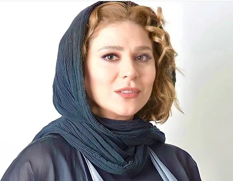 رونمایی سحر دولتشاهی از انگشتر میلیاردیش | خانم با این تیپ گنگش همه رو آچمز کرد